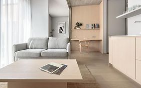 Cozy Japanese Oasis With Balcony, Gramophone, Netflix
